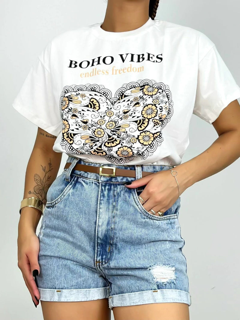 T-Shirt Feminina Estampada Boho Vibes Coração Ref. 808